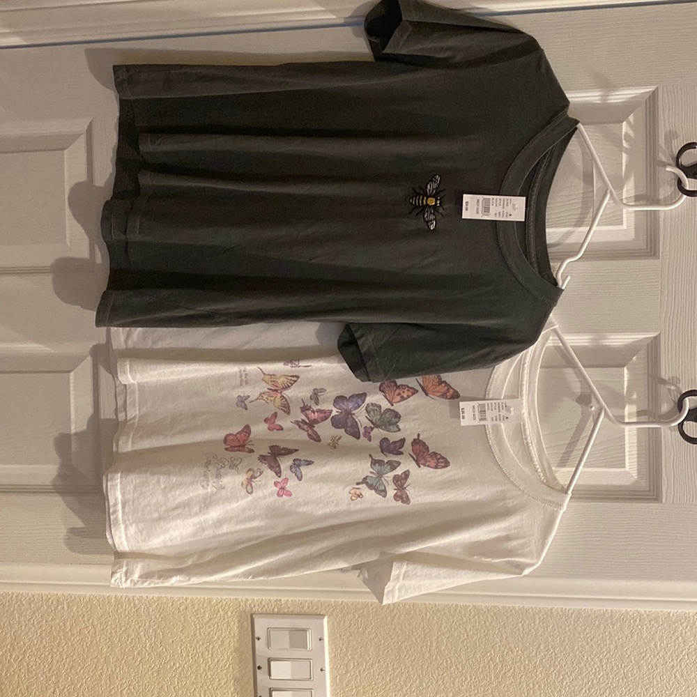 Bumble bee and butterfly graphic shirts 💕